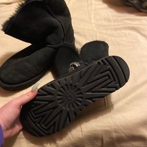 BLACK UGG BOOTS